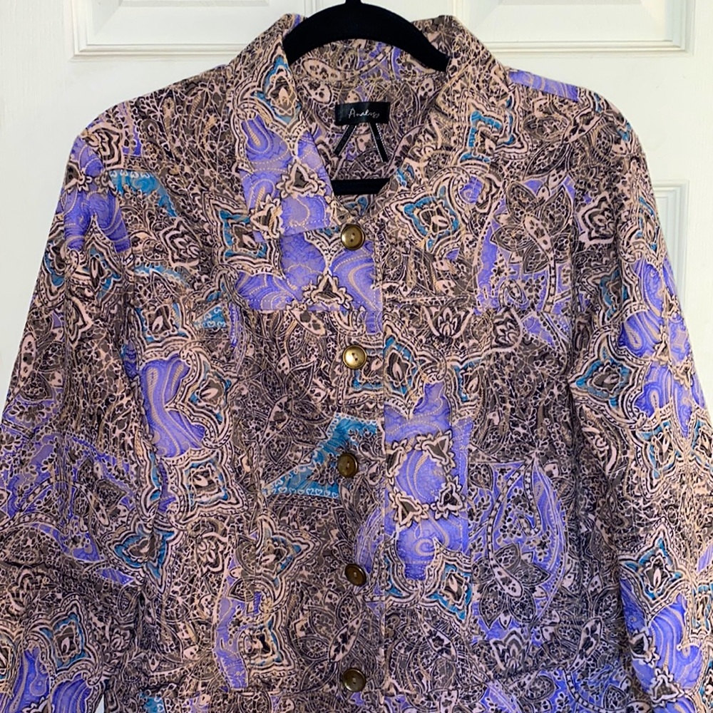 Analogy Jacket SZ XL . Button down with two pockets.